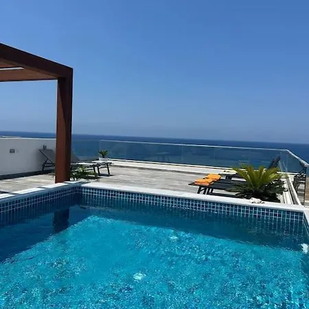 Apartman Penthouse Med Privat Saltvannsbasseng Pa Esentepe Kerínia