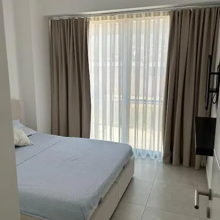 Penthouse Med Privat Saltvannsbasseng Pa Esentepe דירה קיירניה