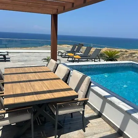 Penthouse Med Privat Saltvannsbasseng Pa Esentepe * קיירניה