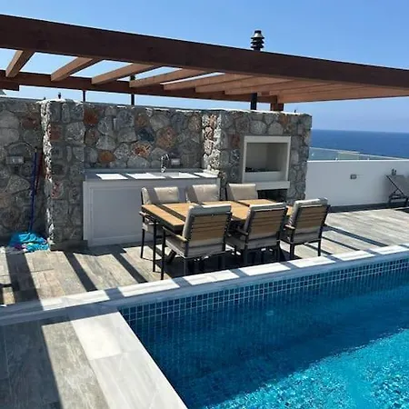 Penthouse Med Privat Saltvannsbasseng Pa Esentepe דירה