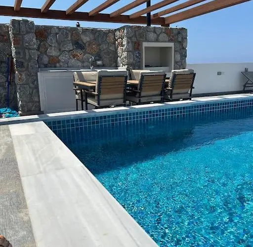 Penthouse Med Privat Saltvannsbasseng Pa Esentepe アパート *